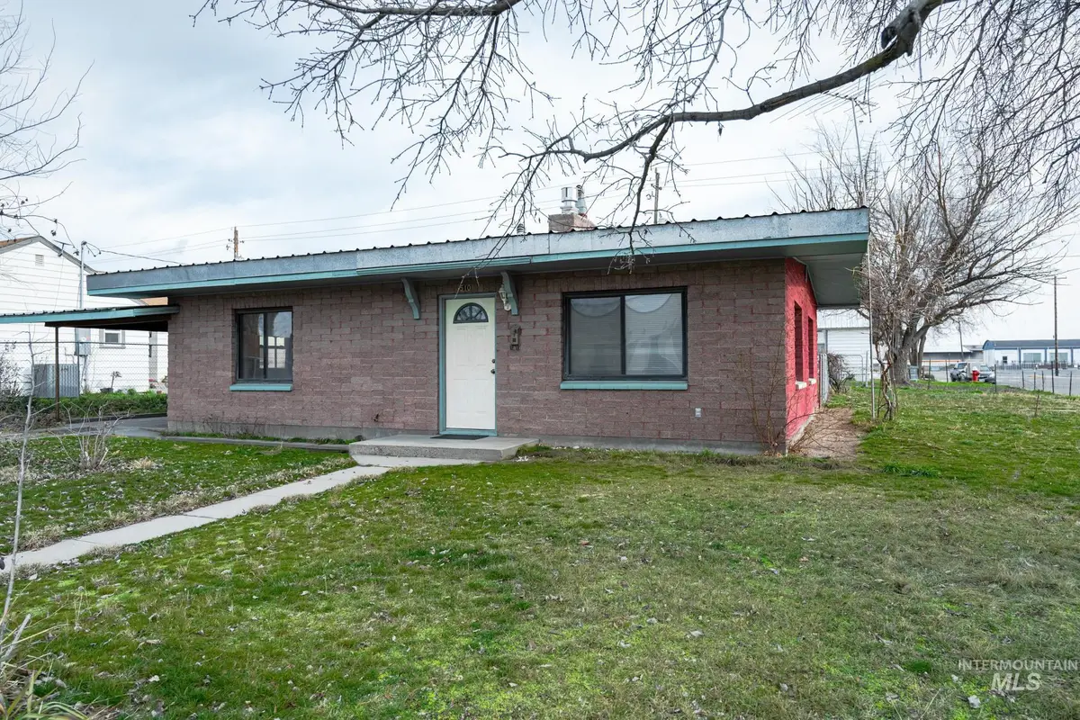 510 NW 1st St, Ontario, OR 97914 - Image #1