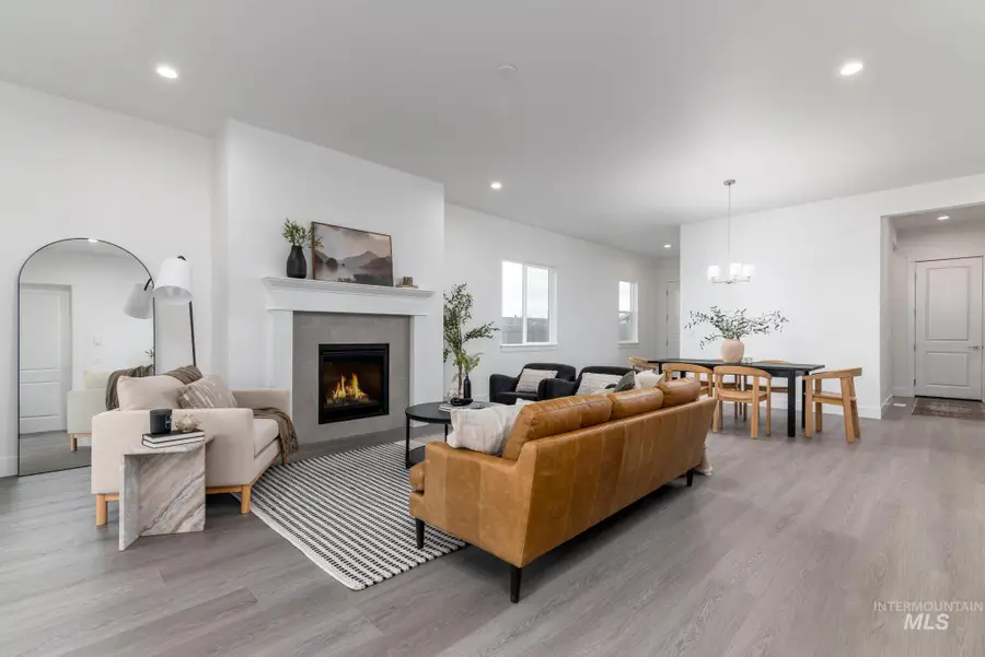 2433 N Oakman Ave, Star, ID 83669 - Image #2