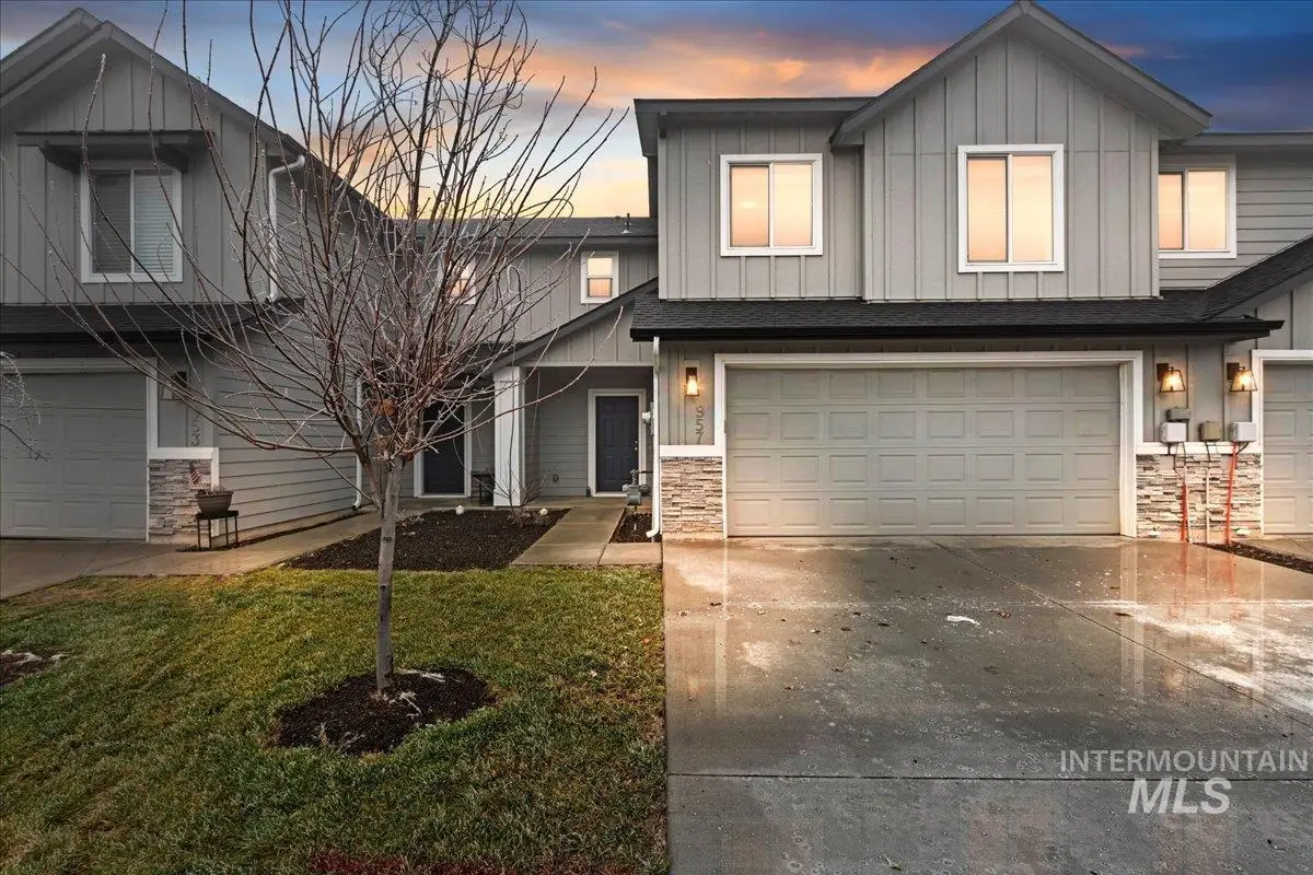 957 W Apple Pine St, Meridian, ID 83646 - Image #1