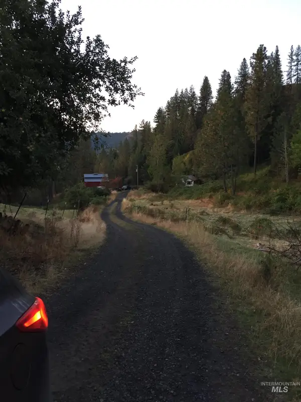 191 Rocky Drive, Lenore, ID 83541