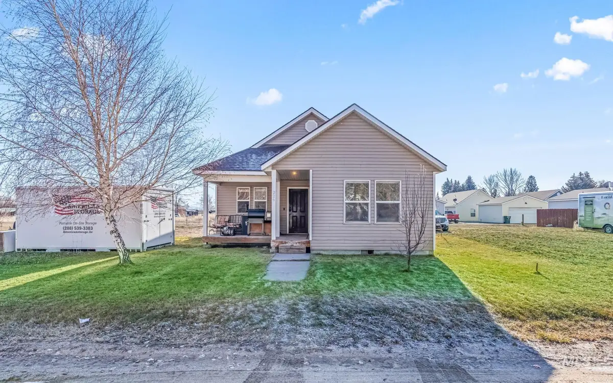 226 E Garnet Ave, Fairfield, ID 83327 - Image #1