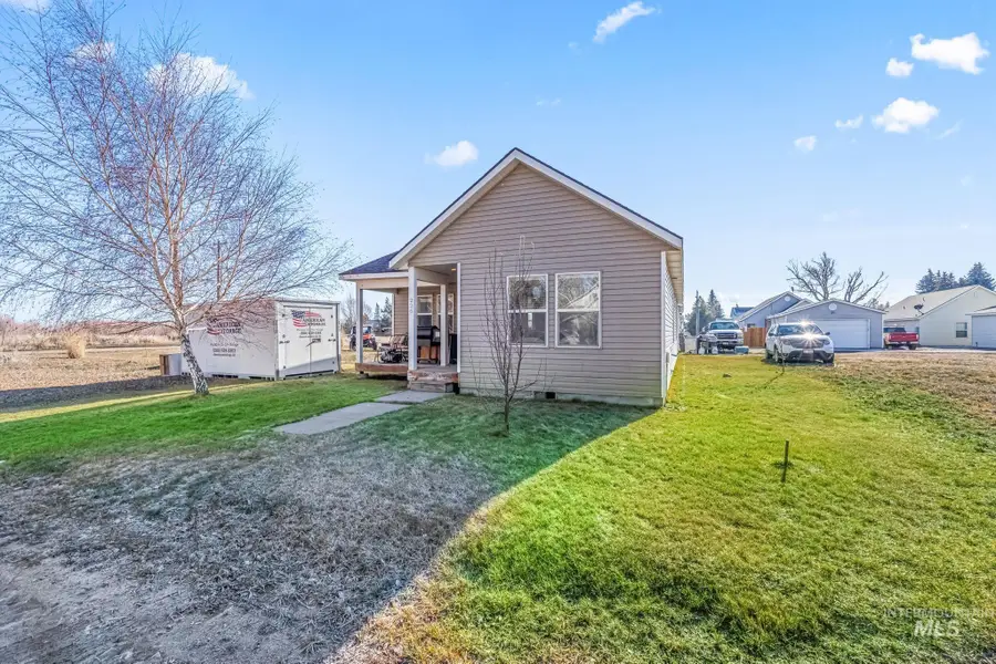 226 E Garnet Ave, Fairfield, ID 83327 - Image #2