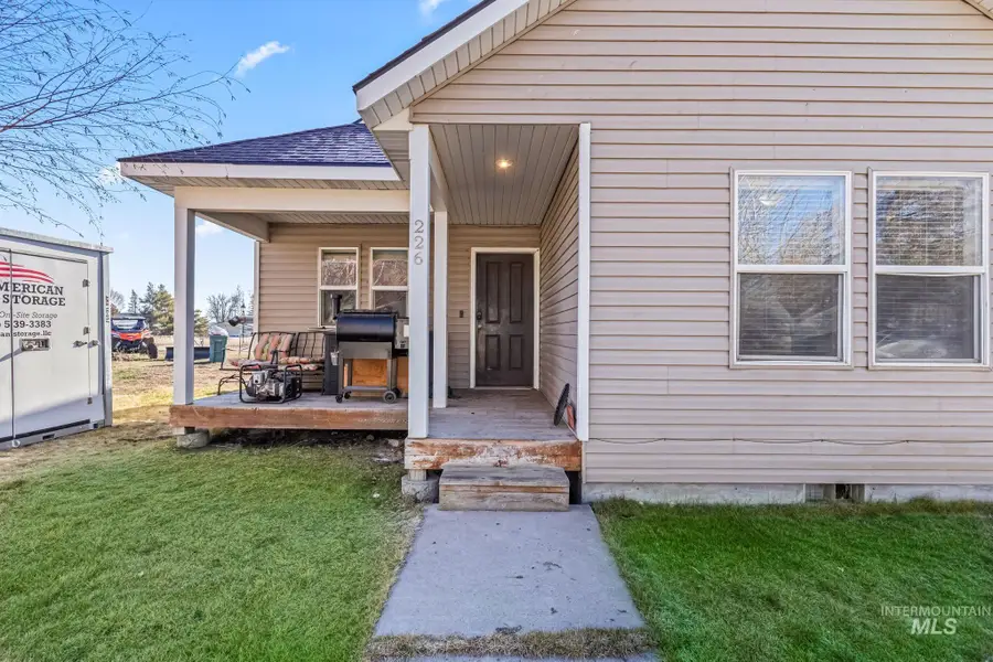 226 E Garnet Ave, Fairfield, ID 83327 - Image #3
