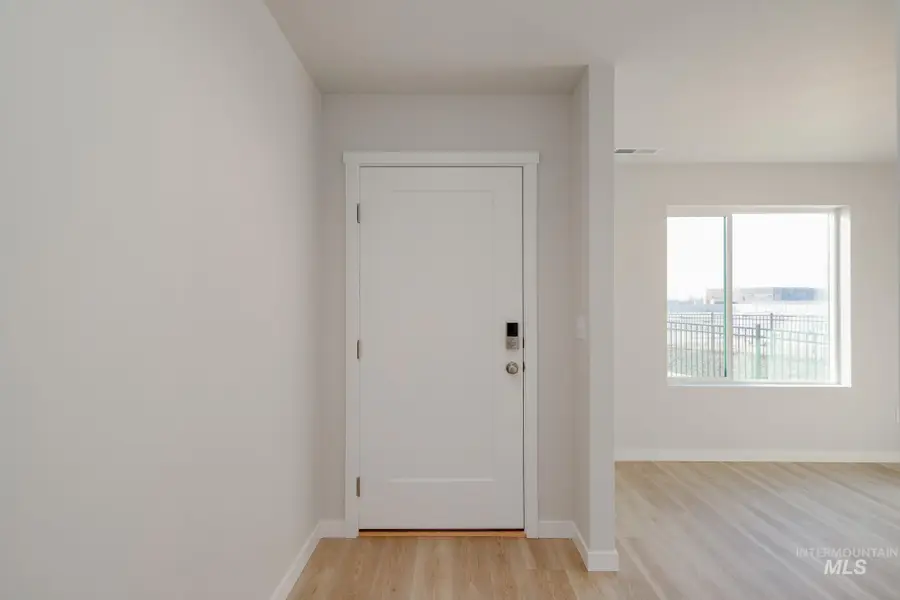 2430 W Fallon Lp, Nampa, ID 83651 - Image #2