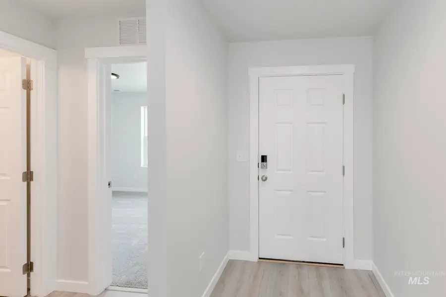 3789 E Syracuse St, Nampa, ID 83686 - Image #2