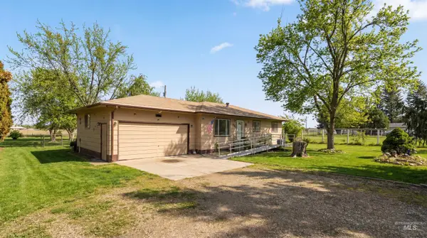 19076 Pleasant Ave, Caldwell, ID 83607