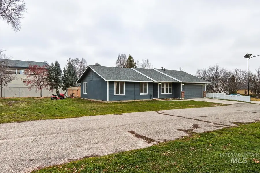 1052 NW 5th Ave, Meridian, ID 83642 - #3