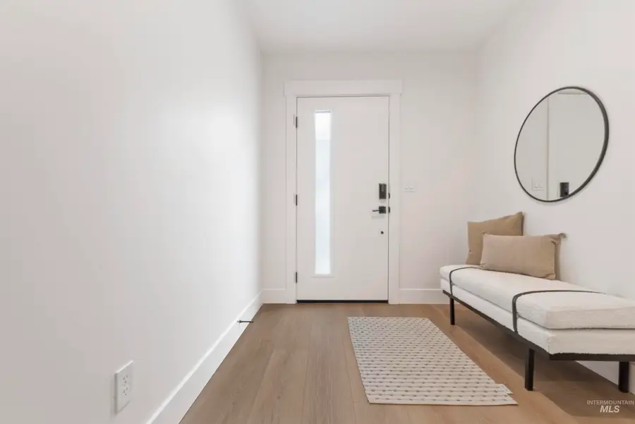 1703 S Rock View Ln, Boise, ID 83705 - Image #3