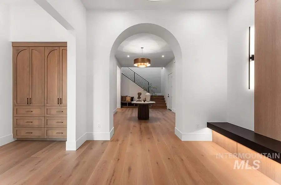 2432 S Globe Lane, Boise, ID 83716 - Image #3