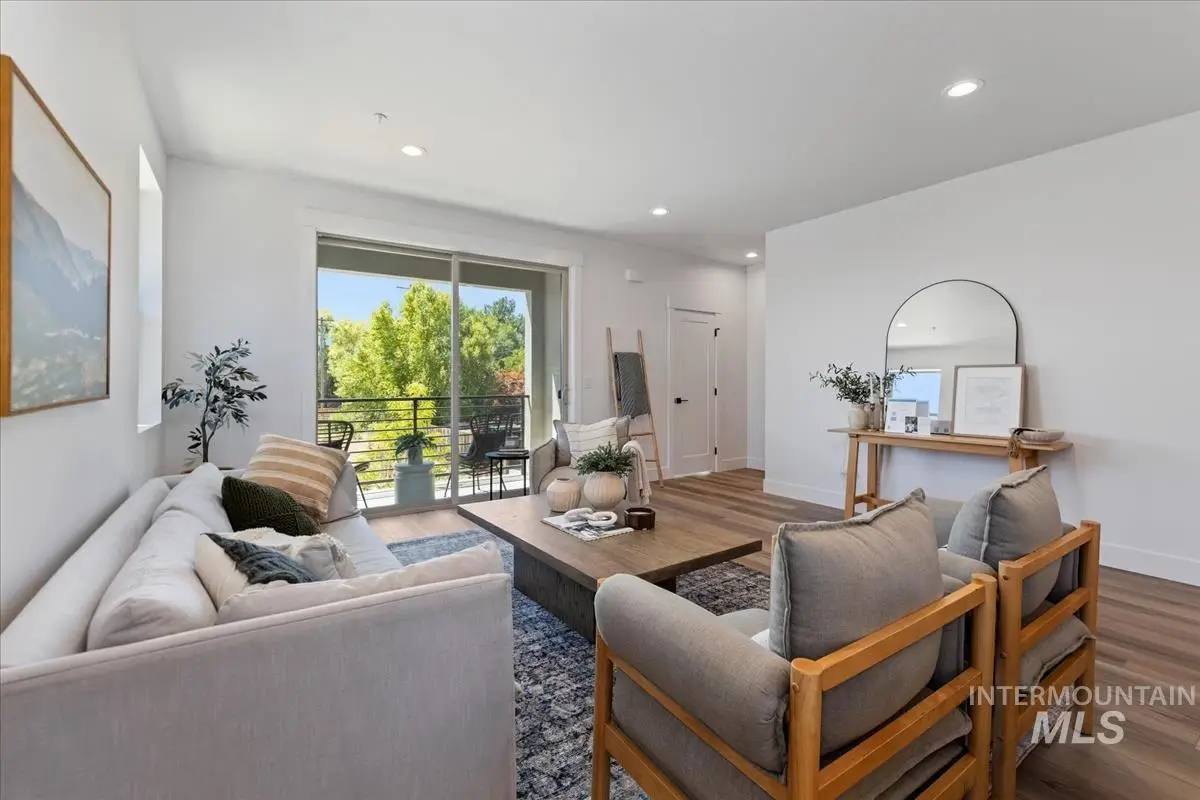 1709 S Rockview Ln, Boise, ID 83705 - Image #1