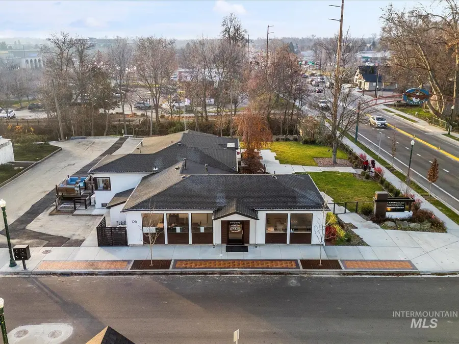 128 S Eagle Rd, Eagle, ID 83616 - Image #2