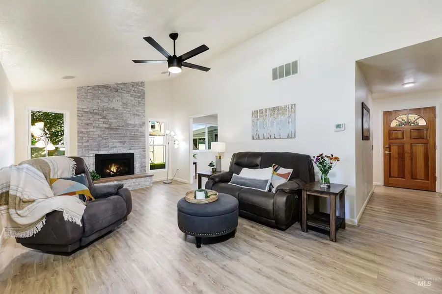 2248 E Sadie Dr, Eagle, ID 83616 - Image #3