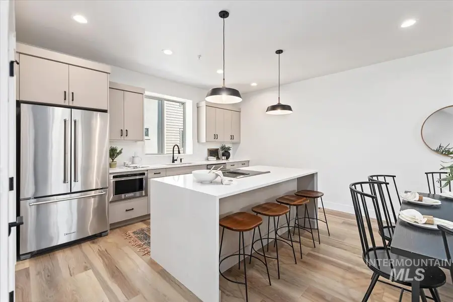 1709 S Rock View Ln, Boise, ID 83705 - Image #3