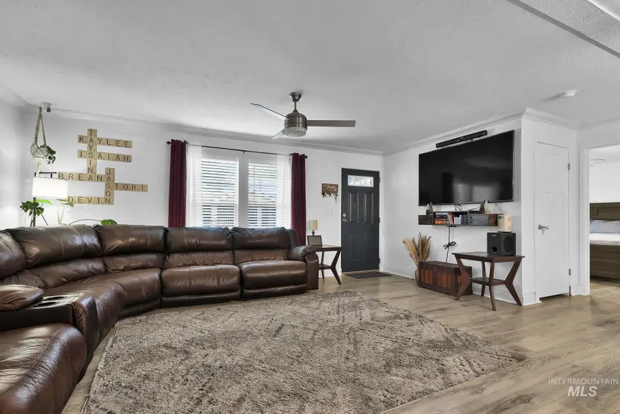 8483 W Irving Ln, Boise, ID 83704 - Image #3