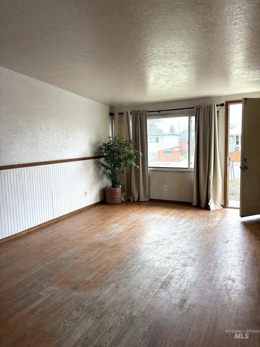 675 S 13th E, Mountain Home, ID 83647 - #3
