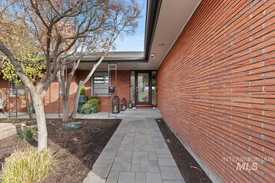 4814 W Roberts Rd, Boise, ID 83705 - Image #2