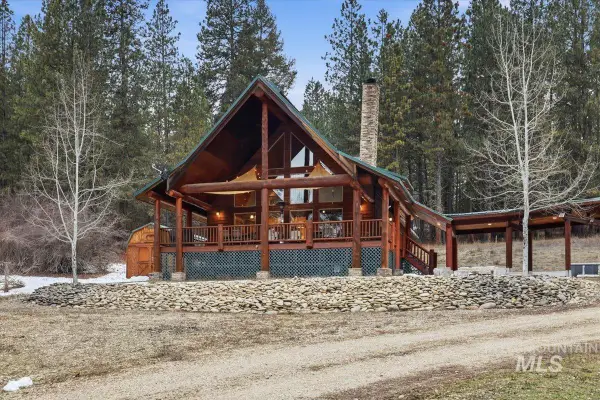20 Valley High Rd, Garden Valley, ID 83622