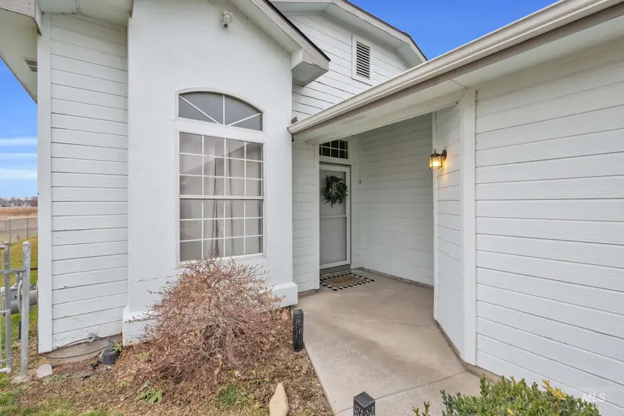 352 S Valley Drive, Nampa, ID 83686 - Image #3