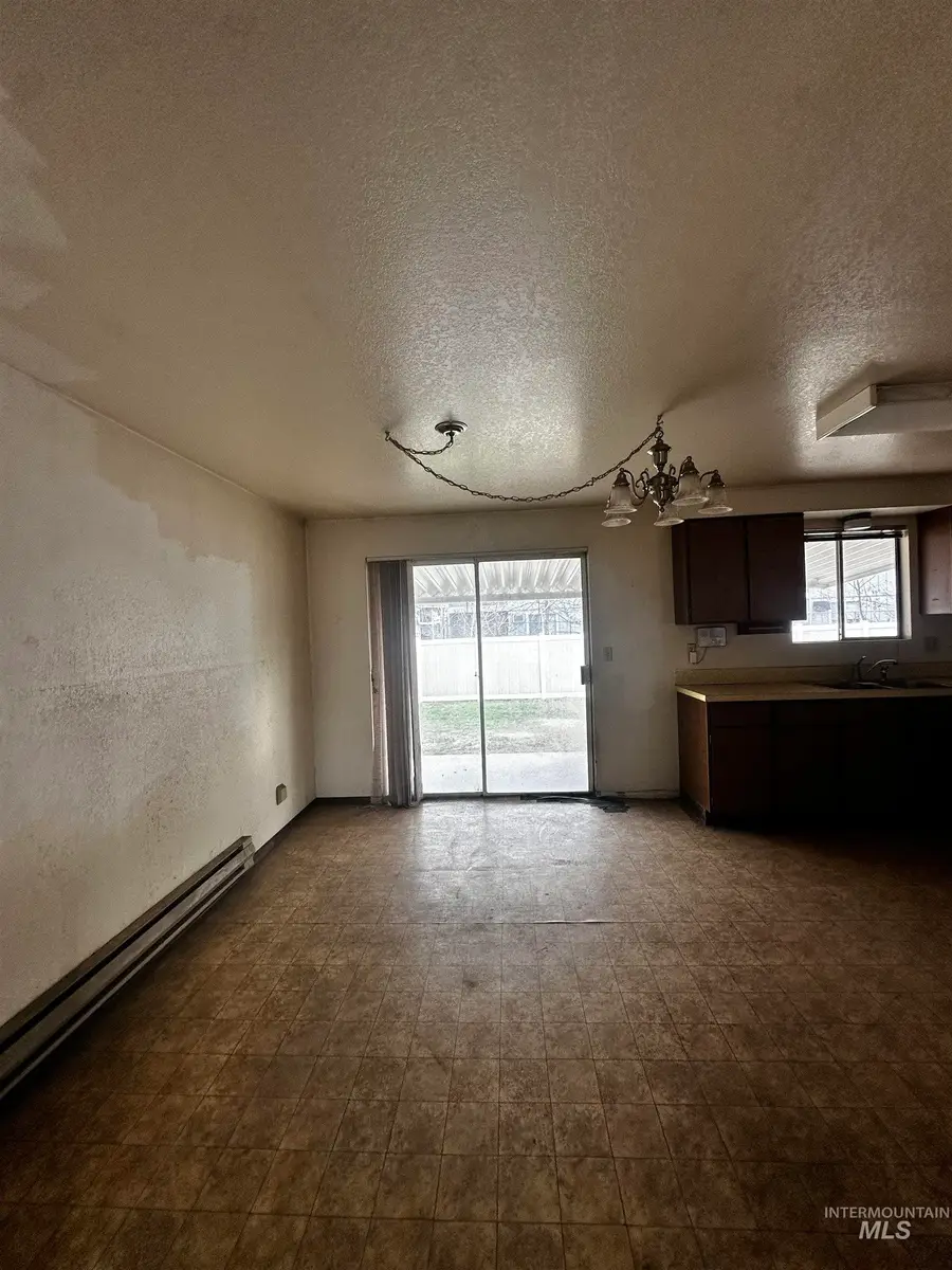9431 W Hoff Dr, Garden City, ID 83714 - Image #3