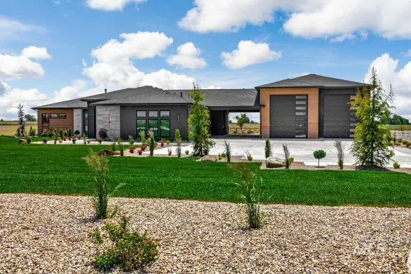 9835 Meadow Park Blvd, Middleton, ID 83644