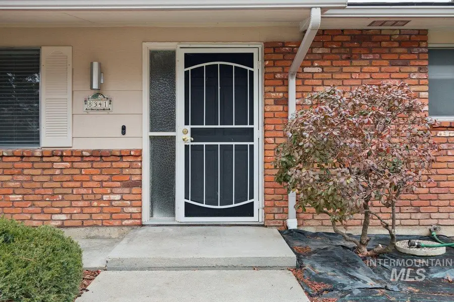 8341 W Bloomfield Dr, Boise, ID 83704 - Image #3