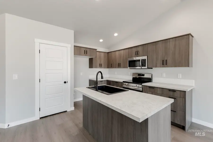 3753 E Syracuse St, Nampa, ID 83686 - Image #3