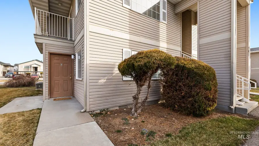 503 Caribou Dr, Mountain Home, ID 83647 - Image #2