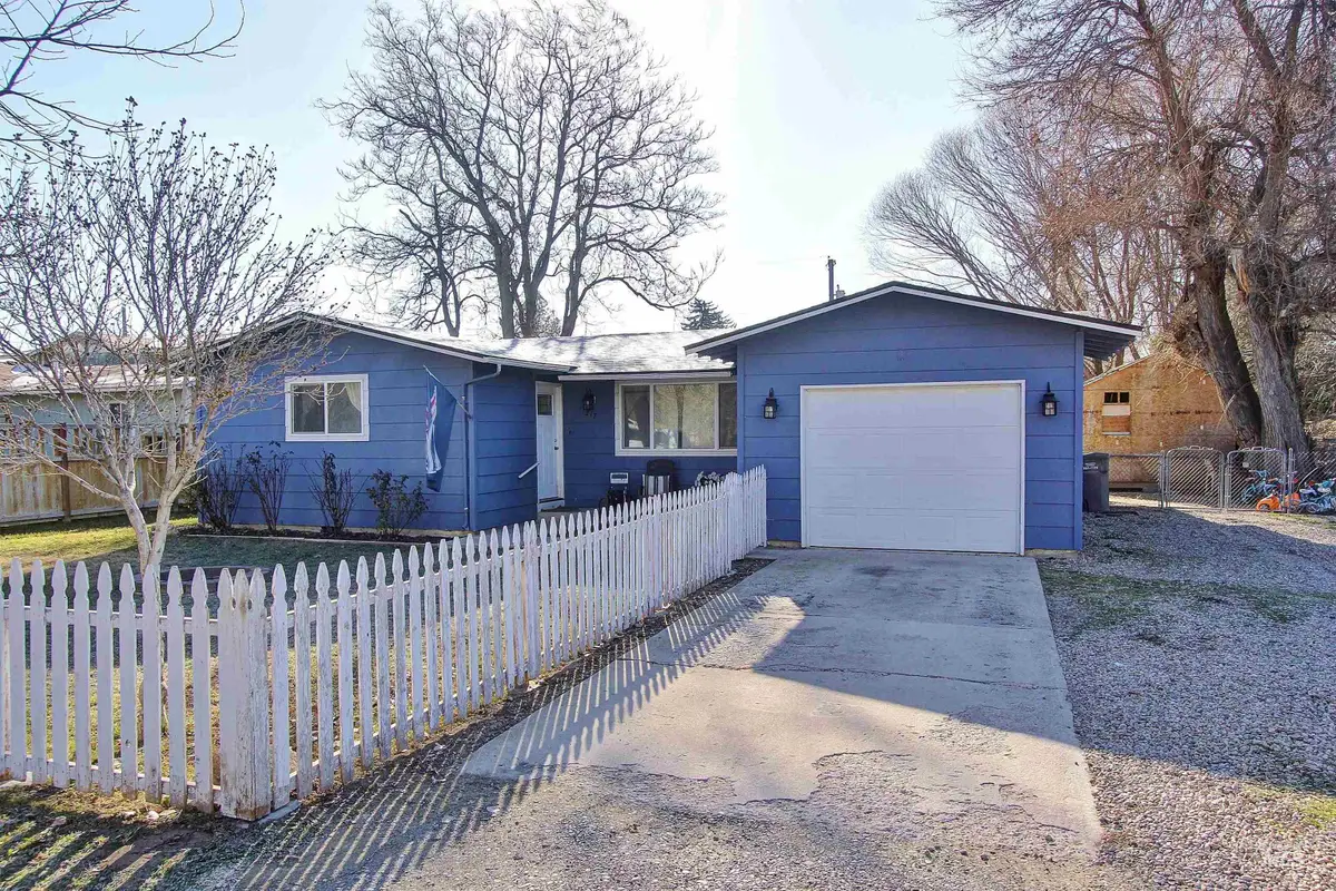 217 W Washington Ave, Homedale, ID 83628 - Image #1