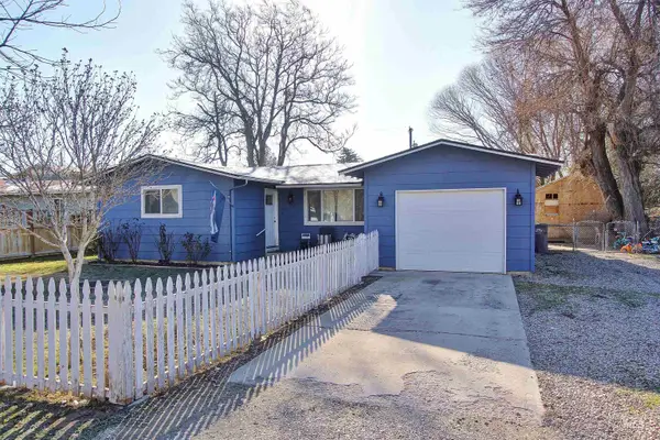 217 W Washington Ave, Homedale, ID 83628