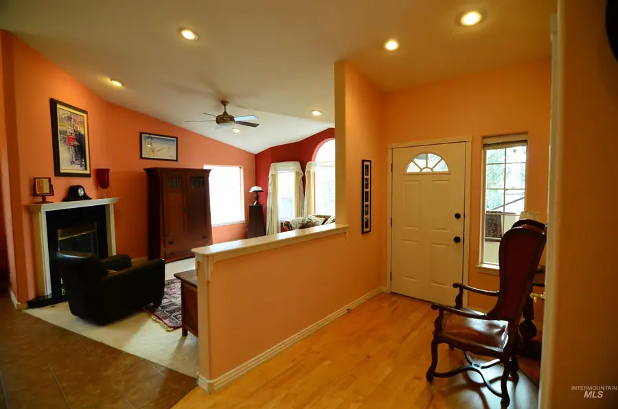 690 S Granite Way, Boise, ID 83712 - Image #2