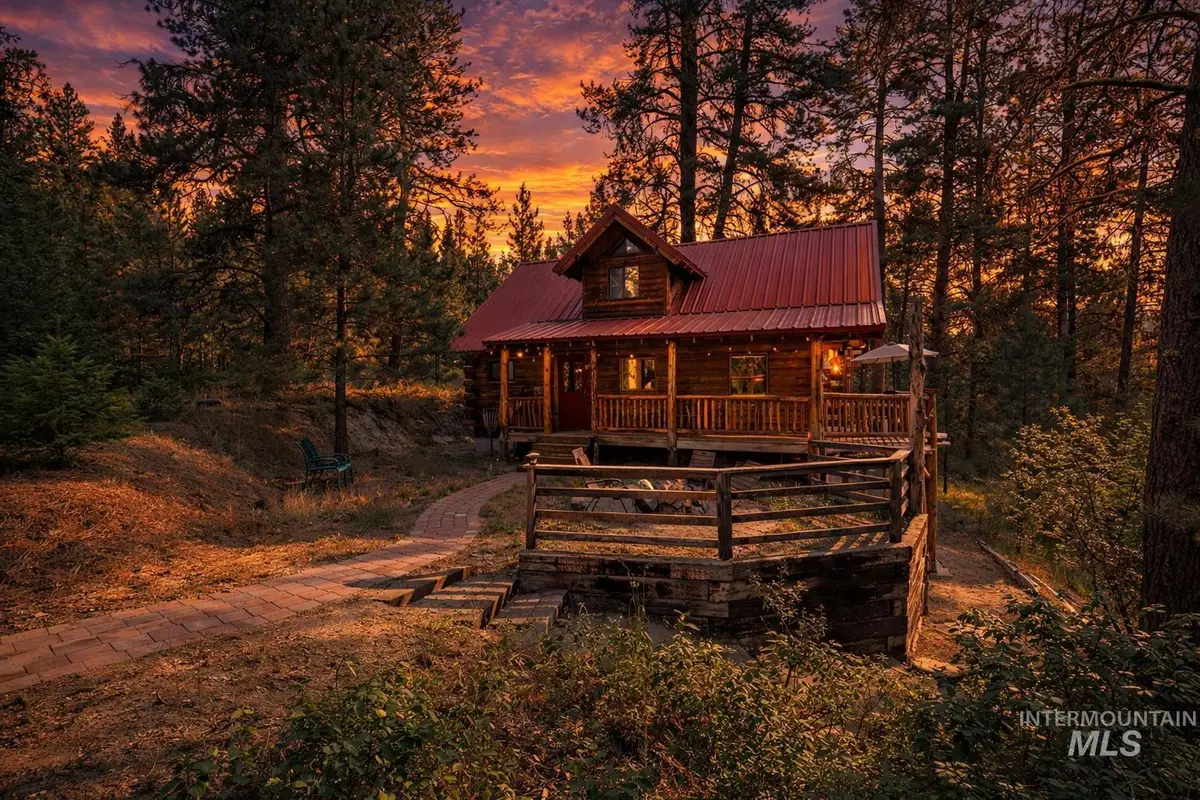 397 Warm Lake Rd, Cascade, ID 83611 - #1