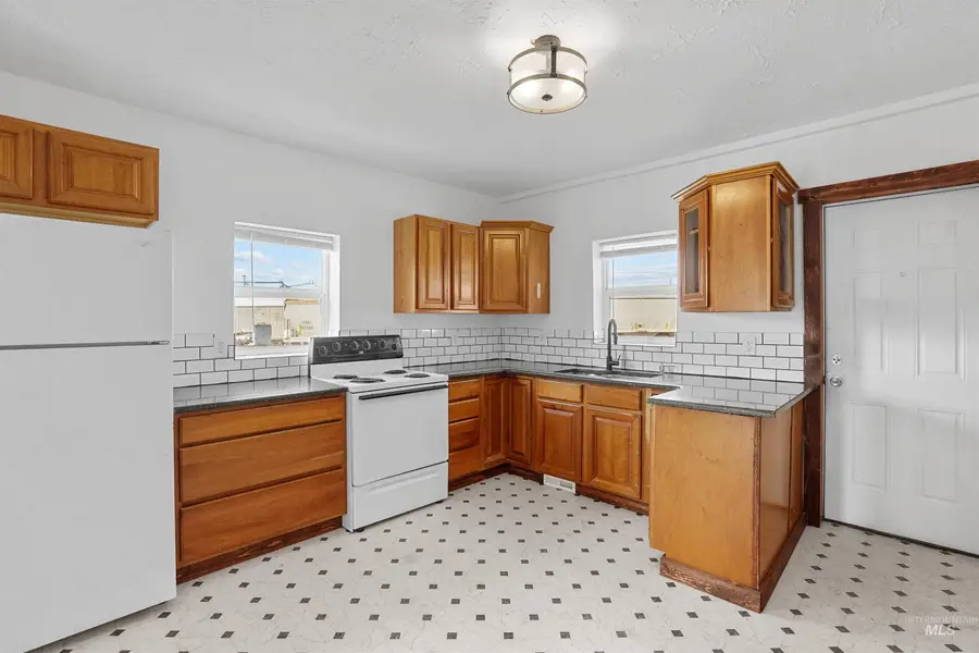 206 E 8th Street, Rupert, ID 83350 - #2
