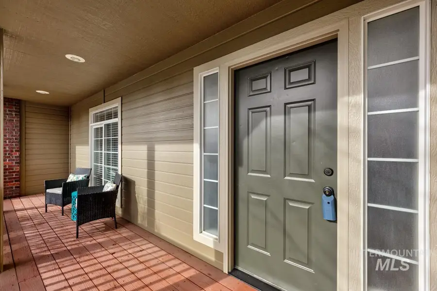 992 N Pinnacle, Eagle, ID 83616 - Image #2