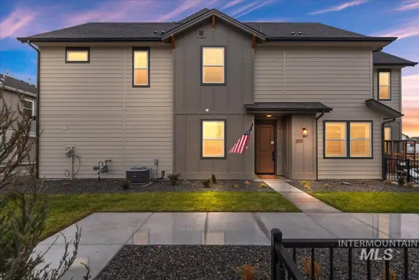 203 S Koyukuk Ln, Star, ID 83669