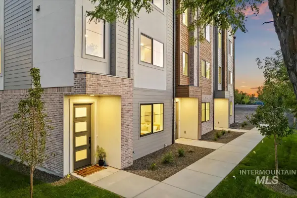 3255 W Moore Street, Boise, ID 83702