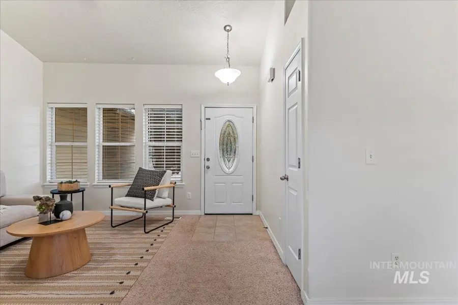 310 NW Foster Dr, Mountain Home, ID 83647 - Image #2