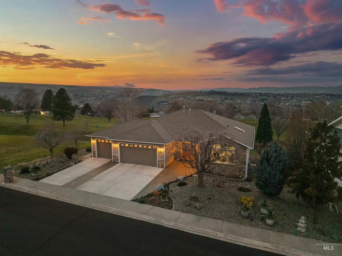 3978 Foothills Dr, Lewiston, ID 83501 - Image #1