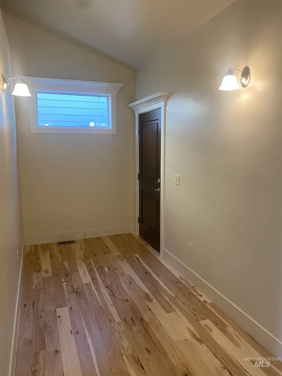 2480 E Hidden Creek Street, Nampa, ID 83687 - Image #2