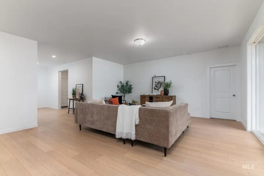 6285 W Snow Currant St, Meridian, ID 83646 - Image #2