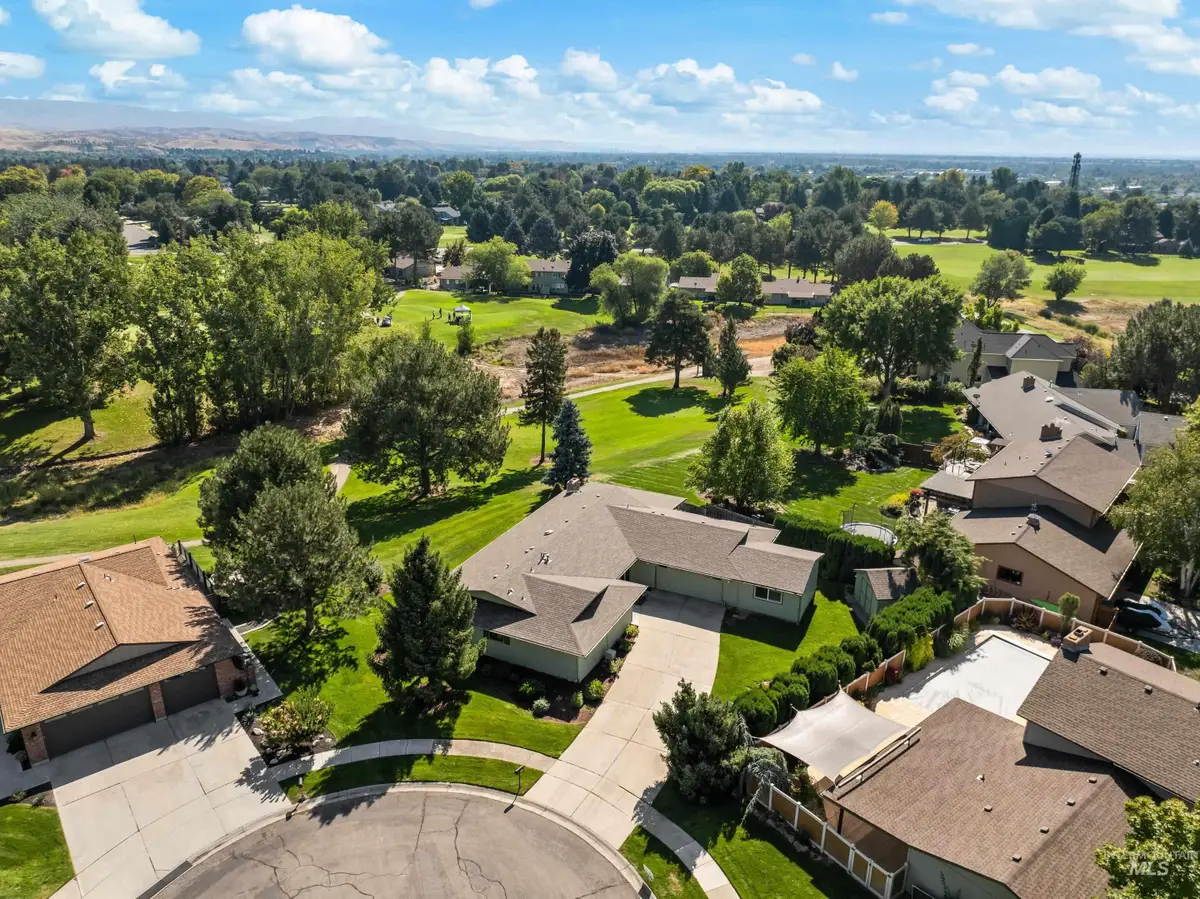 918 N Eagle Hills Way, Eagle, ID 83616 - #1