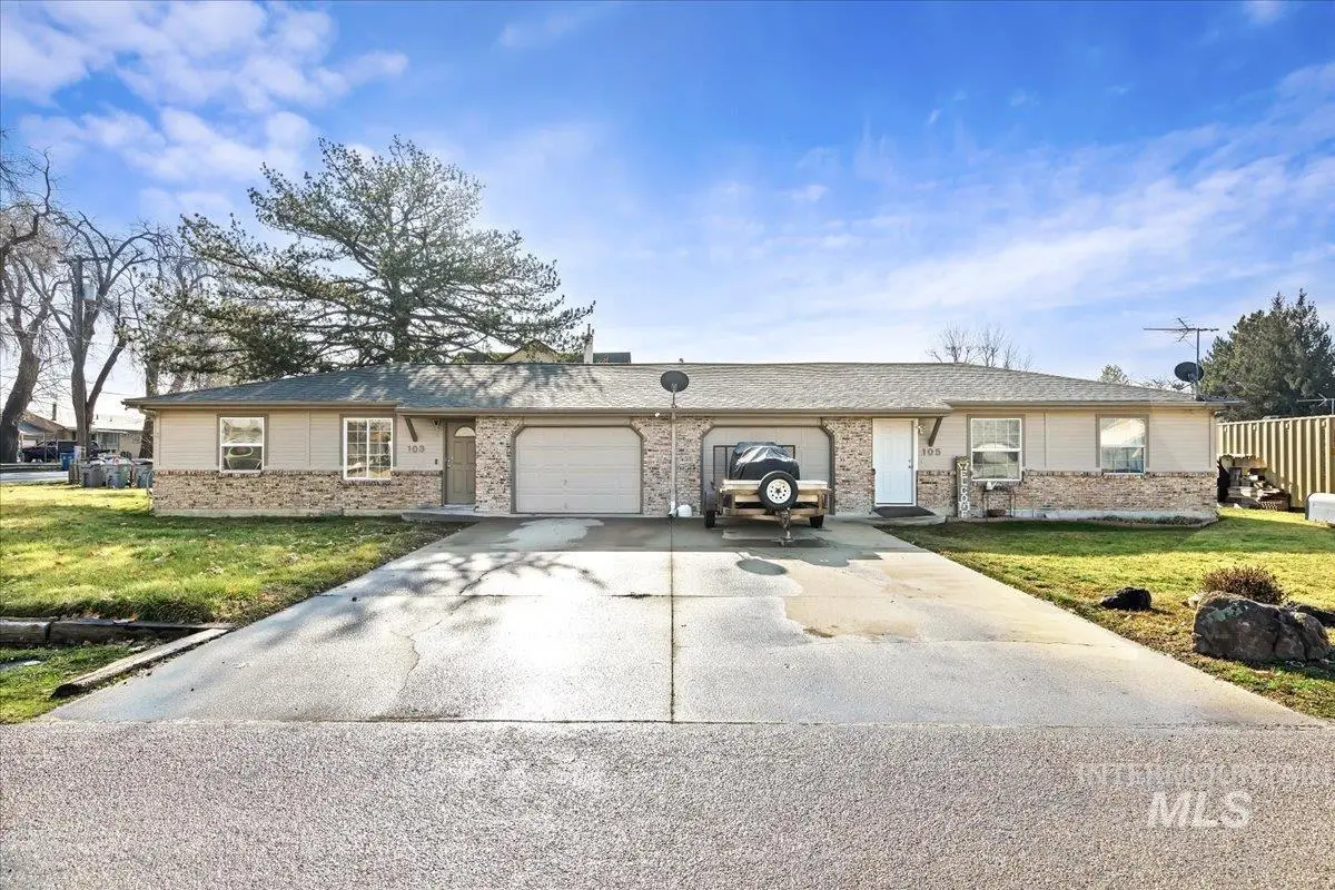 103 & 105 W Oak St, Caldwell, ID 83605 - Image #1