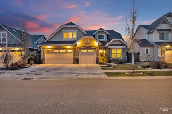 5717 N Fairborn Avenue, Meridian, ID 83646