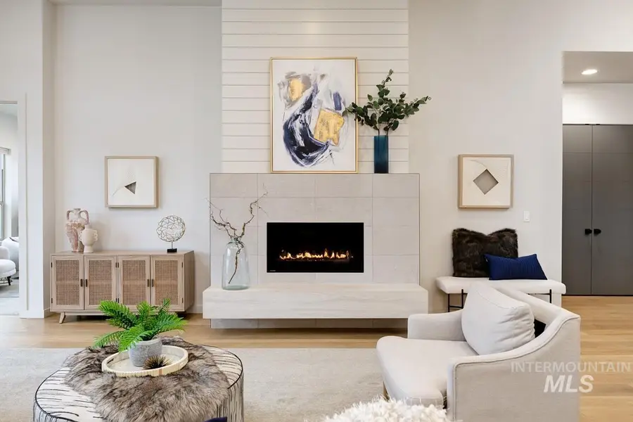 556 W Carnelian Lane, Eagle, ID 83616 - Image #2