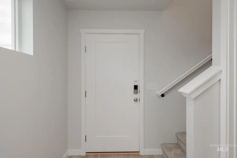 301 Whitetail Ave, Horseshoe Bend, ID 83629 - Image #2