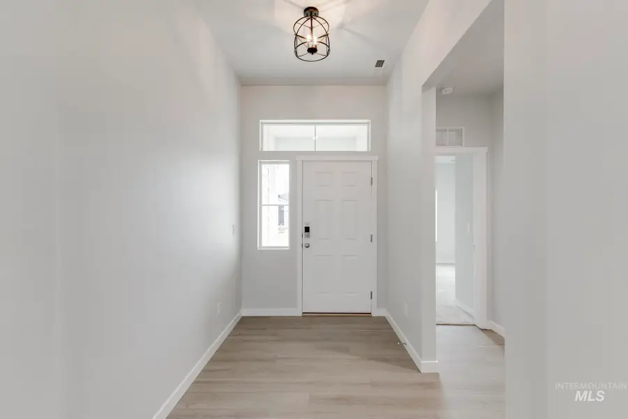 13638 Redway Ct, Caldwell, ID 83607 - Image #2