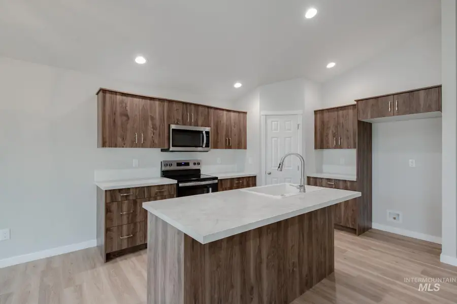 3735 E Syracuse St, Nampa, ID 83686 - #3