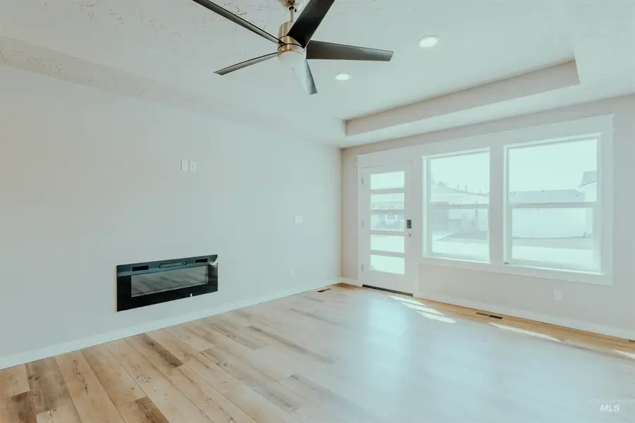 1233 Phillips Circle, Ontario, OR 97914 - #3