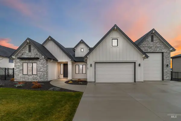 9656 S Coopers Hawk Way, Nampa, ID 83686