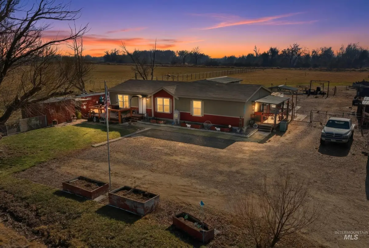 27699 Sand Rd, Parma, ID 83660 - Image #1