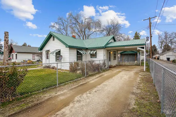 714 4th Ave East, Gooding, ID 83330